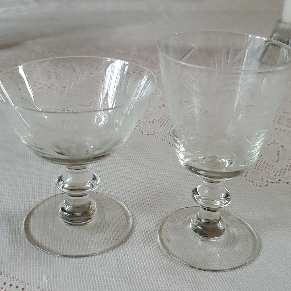 Avitra Grey Cut Floral Wafer Stem & Cocktail Glasses